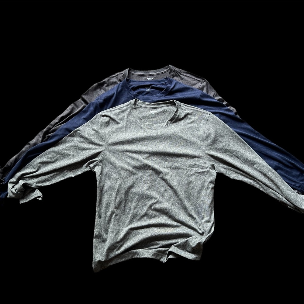 Lot of 3 Pre-Owned Mens SZ M Old Navy Active Tech L/S Shirts (Grey/Blue/DK Grey)